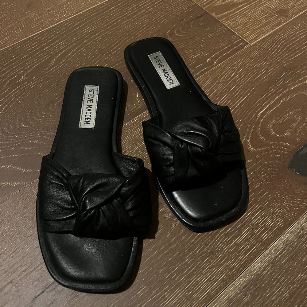Steven Madden black knotted sandals